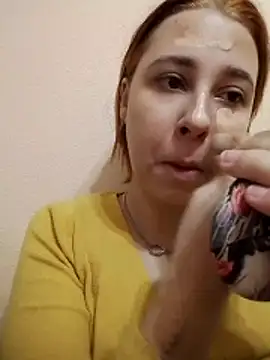 Snapshot of Gussie_Bridie chatting on November 4, 2025, 4:49 am Gussie Bridie online show from November 4, 2025, 4:49 am