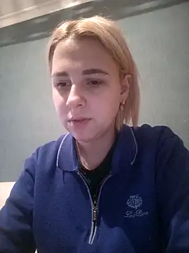 Snapshot of Gussie_Bridie chatting on February 8, 2025, 2:38 pm Gussie Bridie online show from February 8, 2025, 2:38 pm