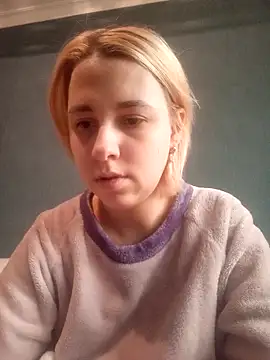 Snapshot of Gussie_Bridie chatting on February 25, 2025, 2:04 pm Gussie Bridie online show from February 25, 2025, 2:04 pm