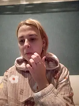 Snapshot of Gussie_Bridie chatting on February 13, 2025, 2:31 pm Gussie Bridie online show from February 13, 2025, 2:31 pm