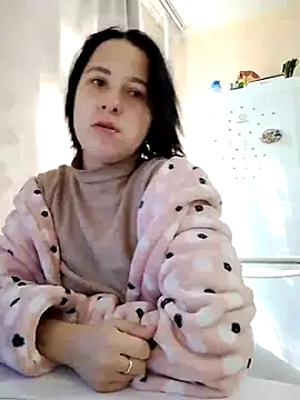 Snapshot of Gussie_Bridie chatting on October 16, 2025, 4:32 am Gussie Bridie online show from October 16, 2025, 4:32 am