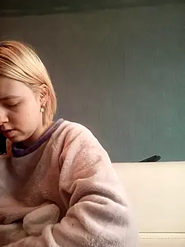 Snapshot of Gussie_Bridie chatting on February 28, 2025, 6:21 am Gussie Bridie online show from February 28, 2025, 6:21 am