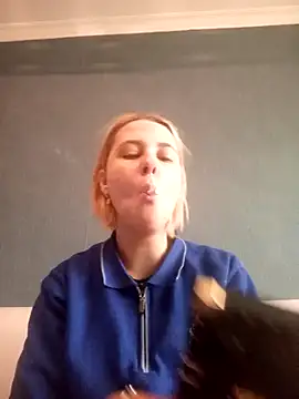 Snapshot of Gussie_Bridie chatting on February 11, 2025, 6:51 am Gussie Bridie online show from February 11, 2025, 6:51 am