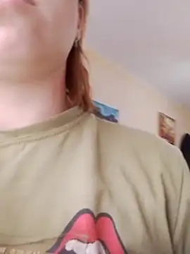 Snapshot of Gussie_Bridie chatting on November 2, 2025, 8:30 am Gussie Bridie online show from November 2, 2025, 8:30 am