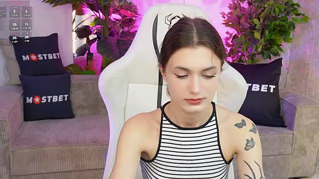 Britney054 online show from December 21, 2024, 11:34 pm