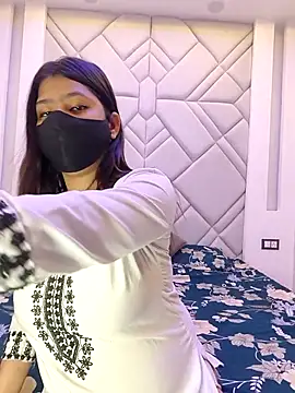 Snapshot of GFndBF chatting on October 7, 2025, 6:20 pm GFndBF online show from October 7, 2025, 6:20 pm