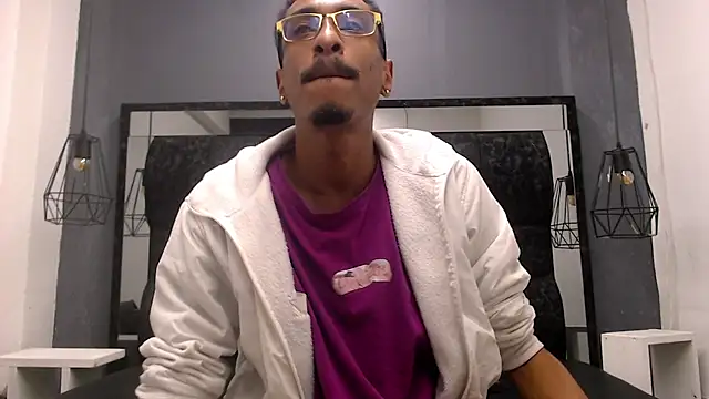 Snapshot of Jose_Smoke chatting on September 30, 2025, 3:34 am Jose Smoke online show from September 30, 2025, 3:34 am