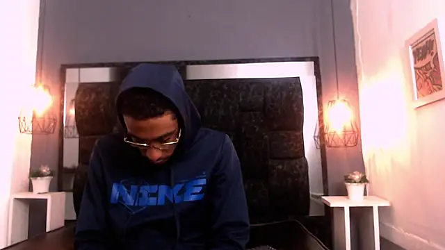 Snapshot of Jose_Smoke chatting on March 14, 2025, 1:48 am Jose Smoke online show from March 14, 2025, 1:48 am