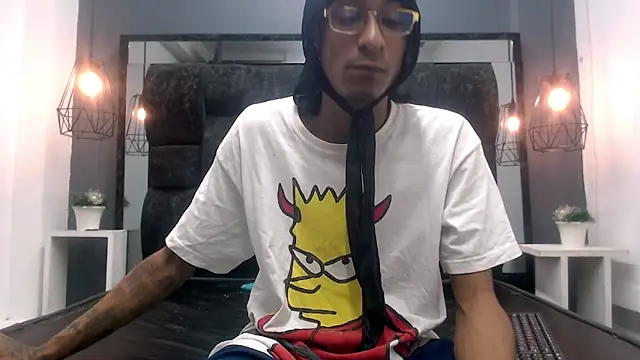 Snapshot of Jose_Smoke chatting on March 10, 2025, 3:45 am Jose Smoke online show from March 10, 2025, 3:45 am