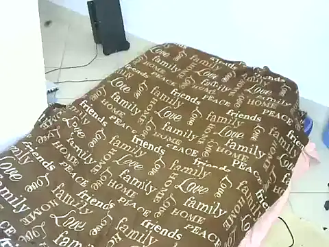 Snapshot of ebonyangie chatting on September 25, 2025, 7:03 am ebonyangie online show from September 25, 2025, 7:03 am