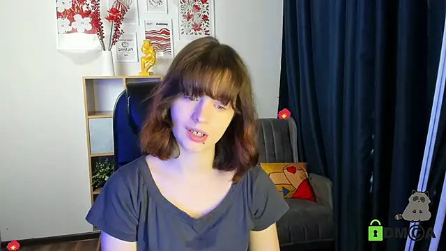 Snapshot of Alina_Mills chatting on October 29, 2025, 8:46 am Alina Mills online show from October 29, 2025, 8:46 am