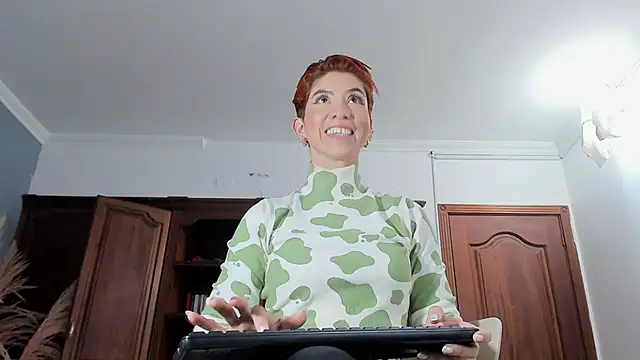 AliceBarry online show from March 8, 2025, 12:33 am