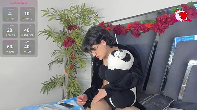 Snapshot of Black_Rose2 chatting on March 19, 2025, 2:46 pm Black Rose2 online show from March 19, 2025, 2:46 pm