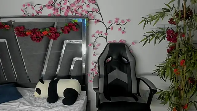 Black Rose2 online show from September 19, 2025, 11:36 am