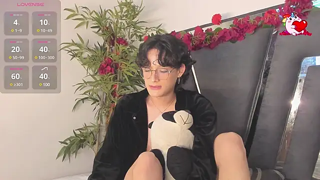 Snapshot of Black_Rose2 chatting on March 2, 2025, 2:47 pm Black Rose2 online show from March 2, 2025, 2:47 pm