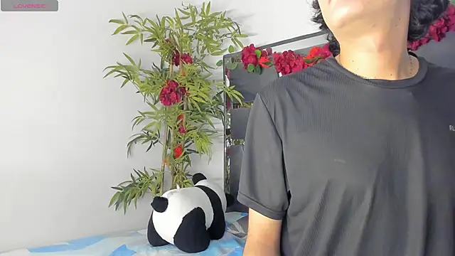 Snapshot of Black_Rose2 chatting on March 19, 2025, 11:39 am Black Rose2 online show from March 19, 2025, 11:39 am