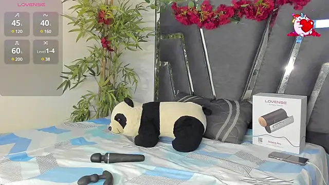 Snapshot of Black_Rose2 chatting on February 22, 2025, 11:35 am Black Rose2 online show from February 22, 2025, 11:35 am