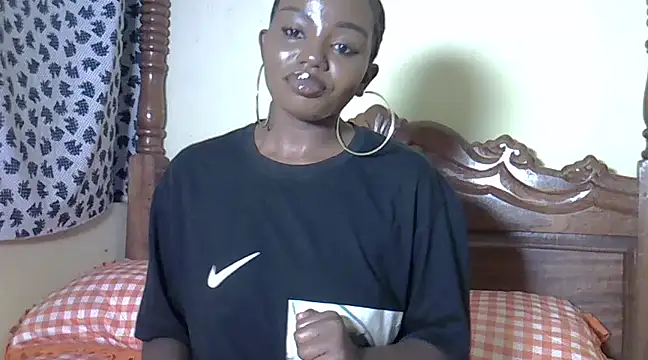 juicyblaqebony online show from February 26, 2025, 5:10 pm