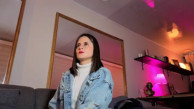 Alice milf  online show from September 18, 2025, 11:35 am