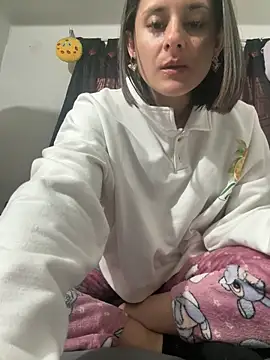 Alice milf  online show from March 4, 2026, 9:00 pm