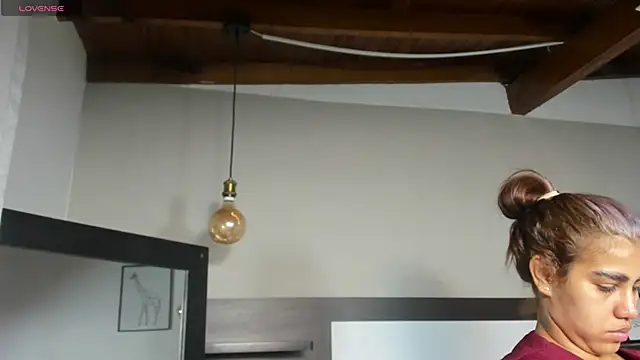 SaraaJhonsonn online show from April 7, 2026, 2:19 pm