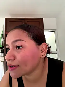 Snapshot of loly_marce chatting on January 6, 2026, 4:22 pm loly marce online show from January 6, 2026, 4:22 pm