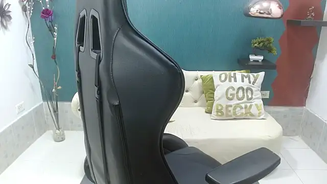 Melikasweetz online show from February 10, 2025, 5:30 pm