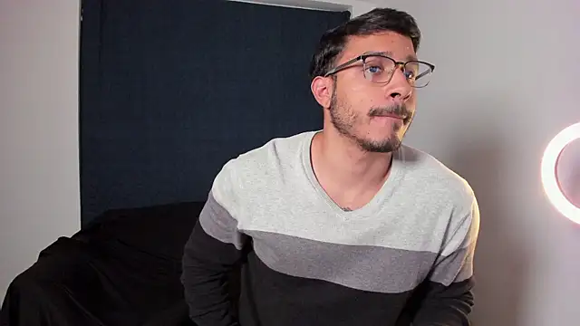 JayMarcos  online show from November 28, 2025, 11:05 pm