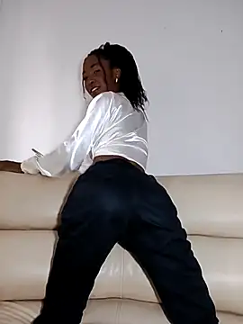 AbbyTomson online show from October 20, 2025, 6:08 pm