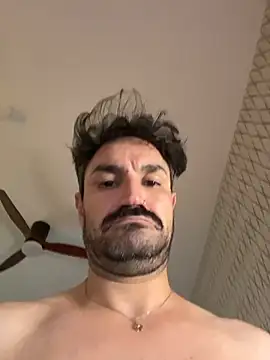 tomz0819 online show from October 19, 2025, 3:15 pm