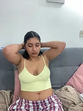 cloe small online show from February 4, 2025, 10:32 am