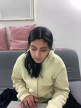cloe small online show from January 28, 2025, 4:50 am