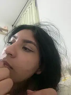 cloe small online show from March 1, 2025, 7:41 am