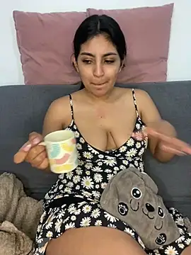 cloe small online show from February 20, 2025, 5:01 am