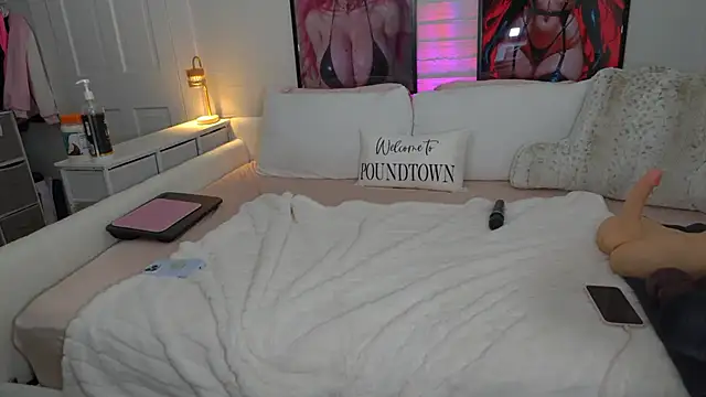 Snapshot of emmagray001 chatting on October 9, 2025, 12:00 am emmagray001 online show from October 9, 2025, 12:00 am