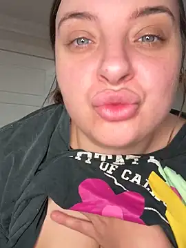 Snapshot of lairarose chatting on October 4, 2025, 2:07 pm lairarose online show from October 4, 2025, 2:07 pm