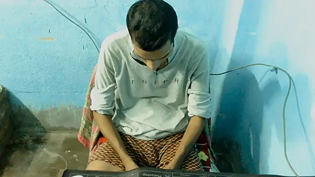 Snapshot of Alex_Suman25 chatting on September 30, 2025, 5:08 pm Alex Suman25 online show from September 30, 2025, 5:08 pm