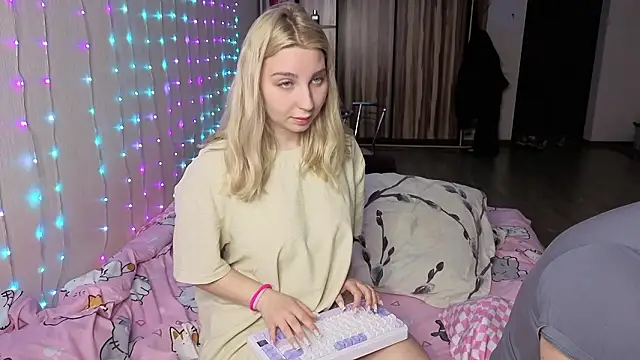 llolilove online show from March 23, 2026, 7:36 pm