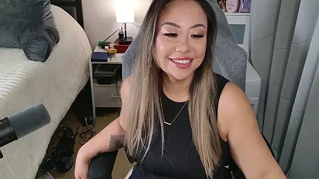 SpikedBella online show from February 2, 2025, 6:42 pm