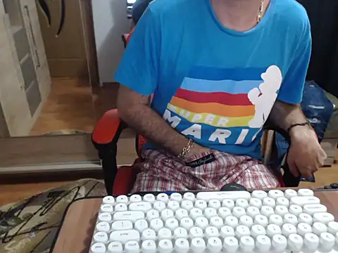 Snapshot of uncutguy01 chatting on September 23, 2025, 3:57 am uncutguy01 online show from September 23, 2025, 3:57 am