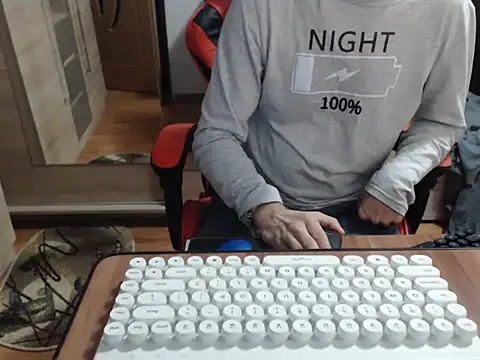 Snapshot of uncutguy01 chatting on October 11, 2025, 4:35 am uncutguy01 online show from October 11, 2025, 4:35 am