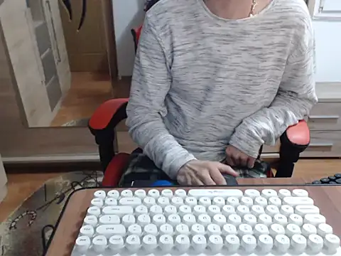 Snapshot of uncutguy01 chatting on October 3, 2025, 5:09 am uncutguy01 online show from October 3, 2025, 5:09 am