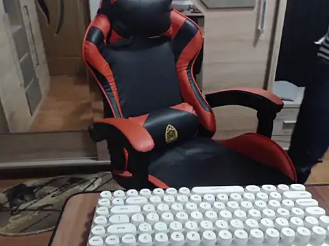 Snapshot of uncutguy01 chatting on September 23, 2025, 4:03 pm uncutguy01 online show from September 23, 2025, 4:03 pm