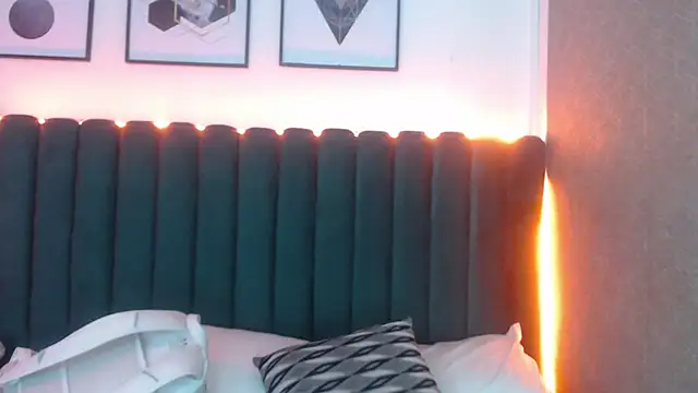 Snapshot of Nicolette_ks_ chatting on October 25, 2025, 3:49 am Nicolette ks  online show from October 25, 2025, 3:49 am