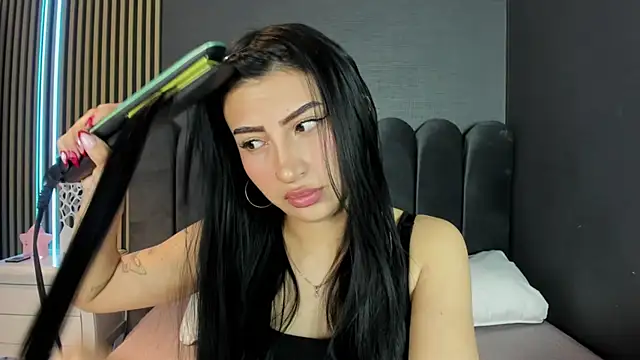 Nicolette ks  online show from March 11, 2026, 4:06 am