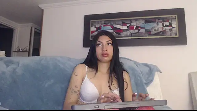 Snapshot of Nicolette_ks_ chatting on September 19, 2025, 5:00 am Nicolette ks  online show from September 19, 2025, 5:00 am