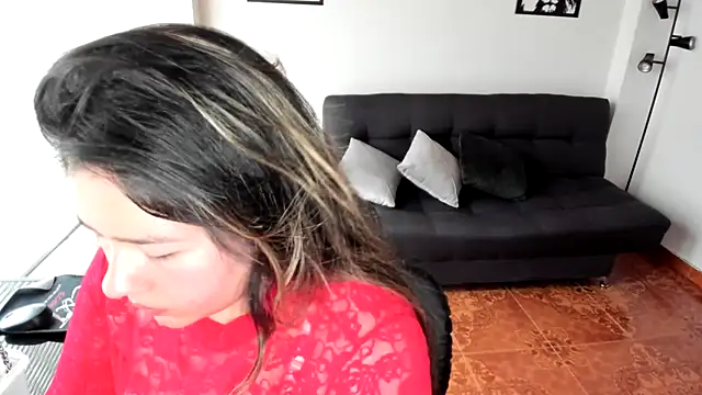 LinaBrowm online show from February 18, 2026, 7:10 pm