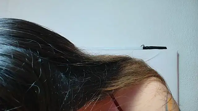 LinaBrowm online show from October 11, 2025, 4:30 pm