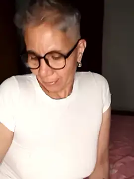 luz bella online show from December 3, 2024, 2:42 am