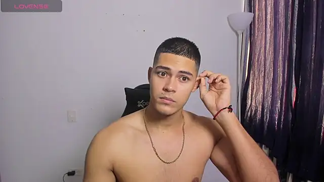 Snapshot of Iamdylan777 chatting on February 26, 2026, 1:22 pm Iamdylan777 online show from February 26, 2026, 1:22 pm